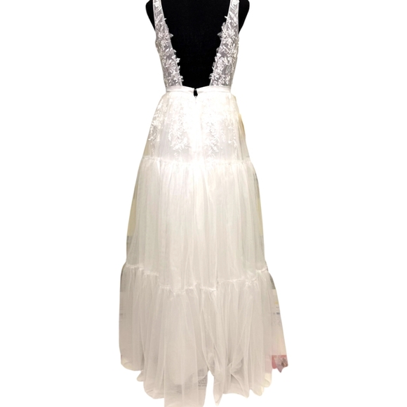 Spaghetti Straps Tulle A-line Wedding Dresses | Deep V-neck Pleated Bridal Gowns - Picture 3 of 16